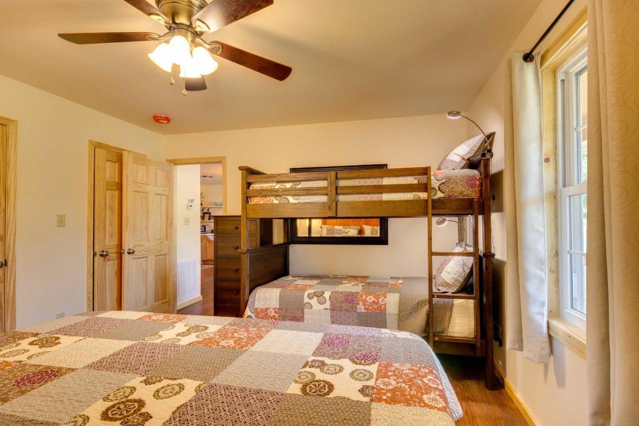 Cozy Bryson City Cabin 5 Miles To Downtown! Εξωτερικό φωτογραφία